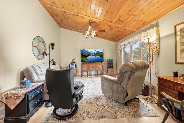 8144 SOUTH CHASE ROAD, Pulaski, WI 54162