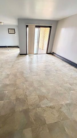 14547 Keystone Avenue 12, Midlothian, IL 60445