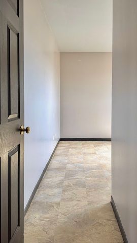 14547 Keystone Avenue 12, Midlothian, IL 60445