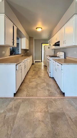 14547 Keystone Avenue 12, Midlothian, IL 60445