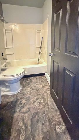 14547 Keystone Avenue 12, Midlothian, IL 60445