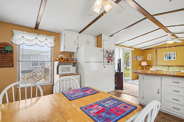 5 Crooked Island Circle, Murrells Inlet, SC 29576