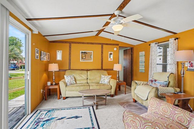 5 Crooked Island Circle, Murrells Inlet, SC 29576