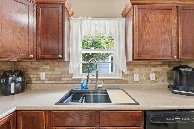 5012 Russell Avenue N, Minneapolis, MN 55430