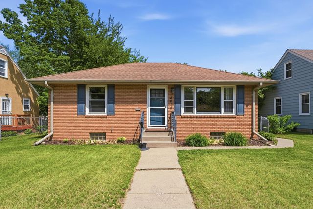 5012 Russell Avenue N, Minneapolis, MN 55430