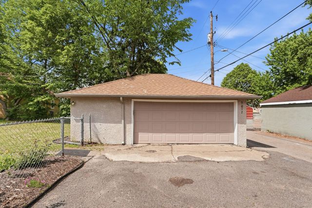 5012 Russell Avenue N, Minneapolis, MN 55430