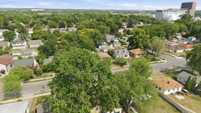 5012 Russell Avenue N, Minneapolis, MN 55430