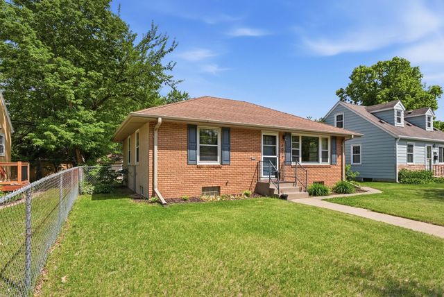 5012 Russell Avenue N, Minneapolis, MN 55430
