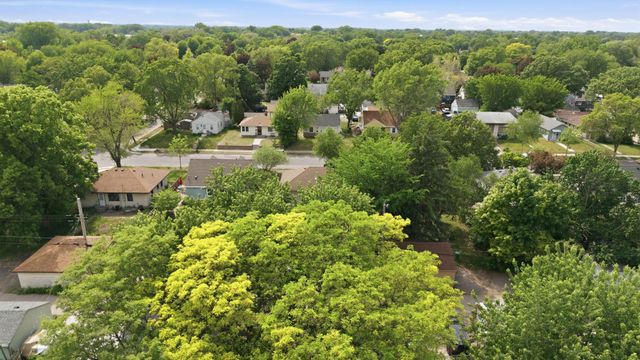 5012 Russell Avenue N, Minneapolis, MN 55430
