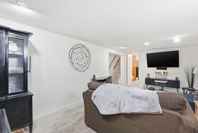 5012 Russell Avenue N, Minneapolis, MN 55430