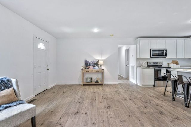 10498 Missionary Ridge Rd, Bon Aqua, TN 37025