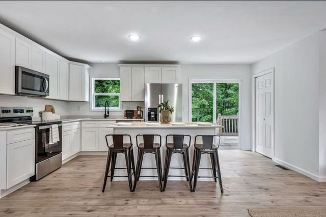 10498 Missionary Ridge Rd, Bon Aqua, TN 37025