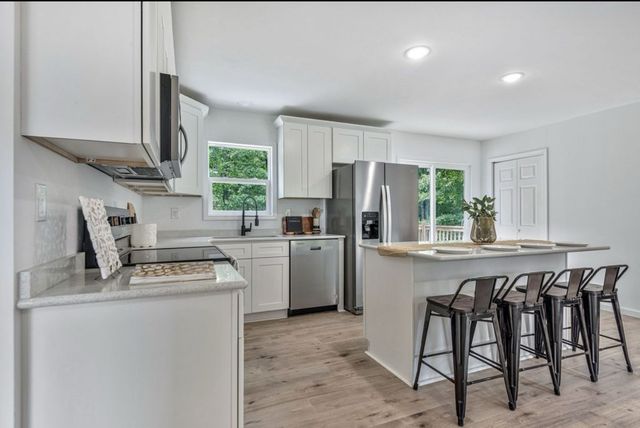 10498 Missionary Ridge Rd, Bon Aqua, TN 37025