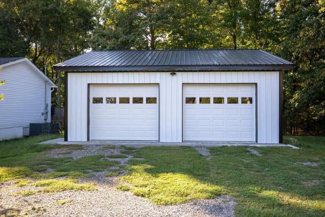 10498 Missionary Ridge Rd, Bon Aqua, TN 37025