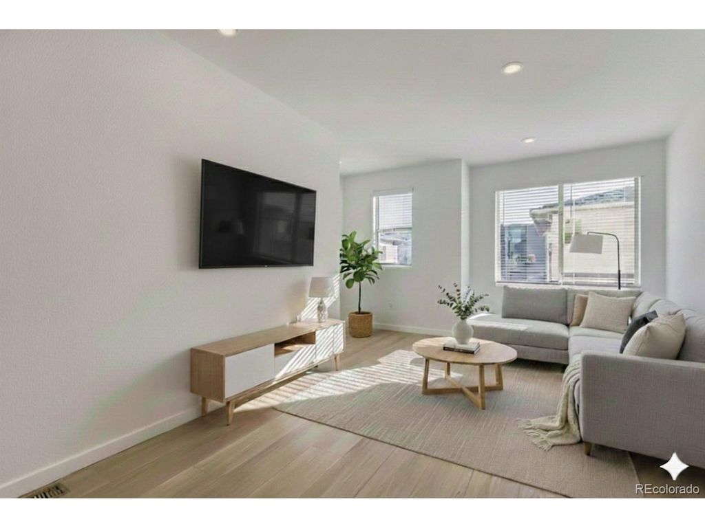 15344 W 69th Ave, Arvada, CO 80007