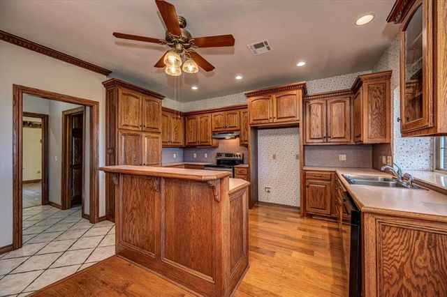 4701 E Prairie Grove Road, Guthrie, OK 73044