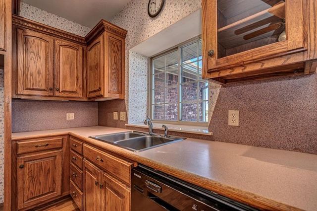 4701 E Prairie Grove Road, Guthrie, OK 73044