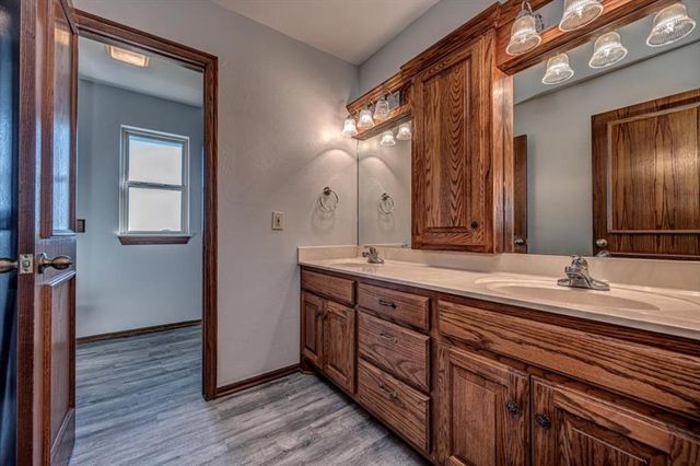 4701 E Prairie Grove Road, Guthrie, OK 73044