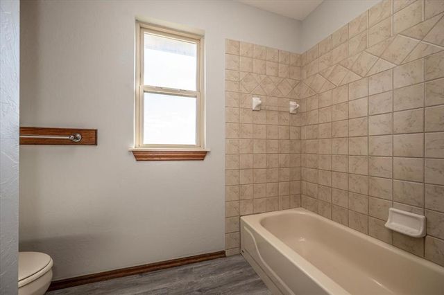 4701 E Prairie Grove Road, Guthrie, OK 73044