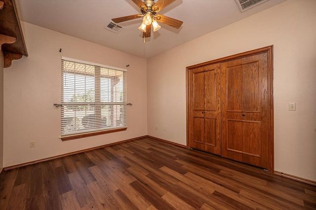 4701 E Prairie Grove Road, Guthrie, OK 73044