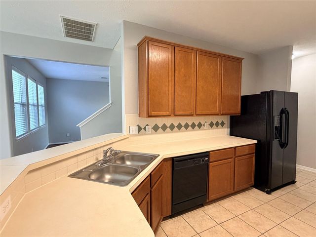 4531 Park Trail Lane, Pasadena, TX 77505