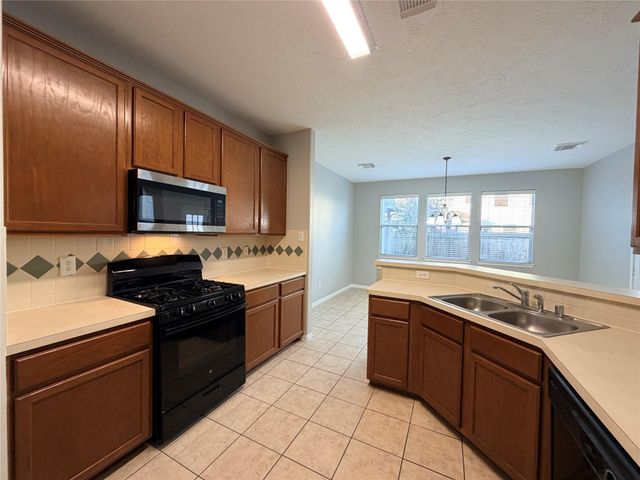 4531 Park Trail Lane, Pasadena, TX 77505