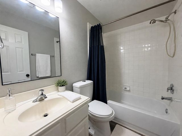 4531 Park Trail Lane, Pasadena, TX 77505