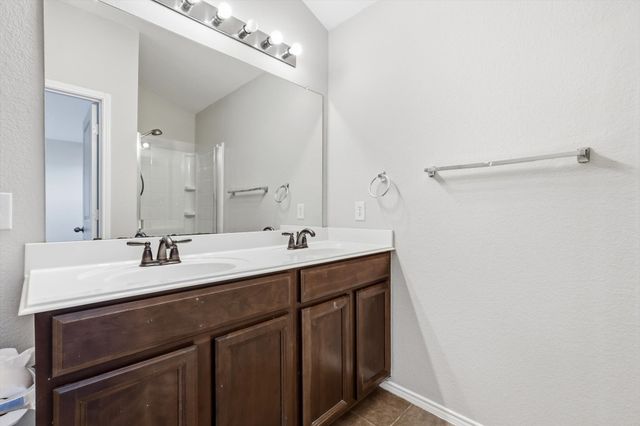 652 Lincoln Avenue, Lavon, TX 75166