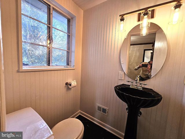 7740 LEESBURG PIKE, Falls Church, VA 22043