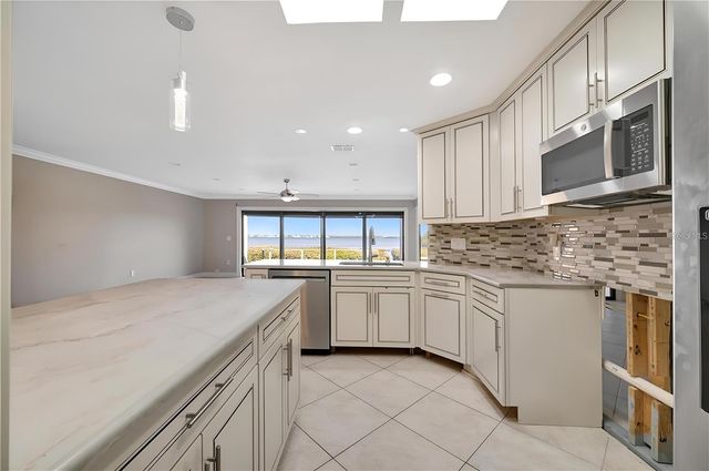 3893 CATALINA DRIVE, Bradenton, FL 34210