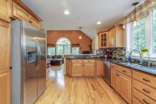 9 Misty Lane, Hooksett, NH 03106