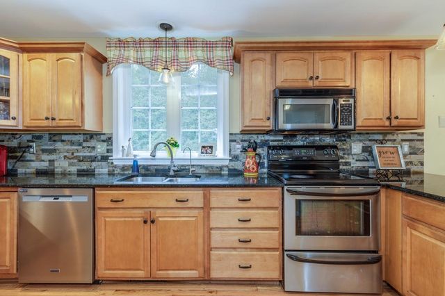 9 Misty Lane, Hooksett, NH 03106
