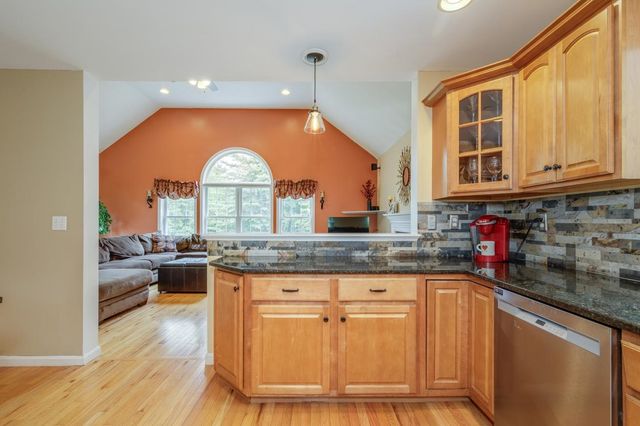 9 Misty Lane, Hooksett, NH 03106