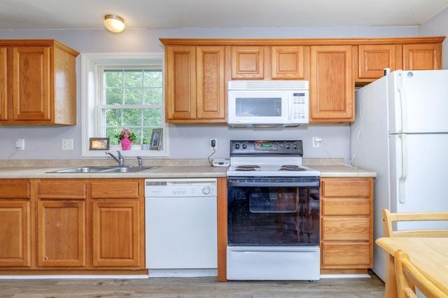9 Misty Lane, Hooksett, NH 03106