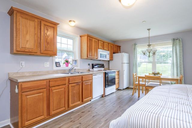 9 Misty Lane, Hooksett, NH 03106