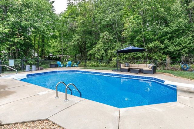 9 Misty Lane, Hooksett, NH 03106