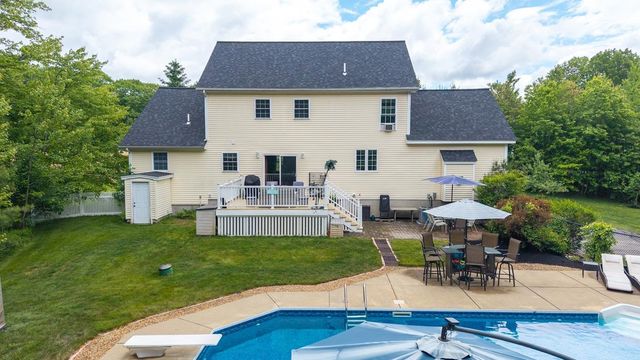 9 Misty Lane, Hooksett, NH 03106