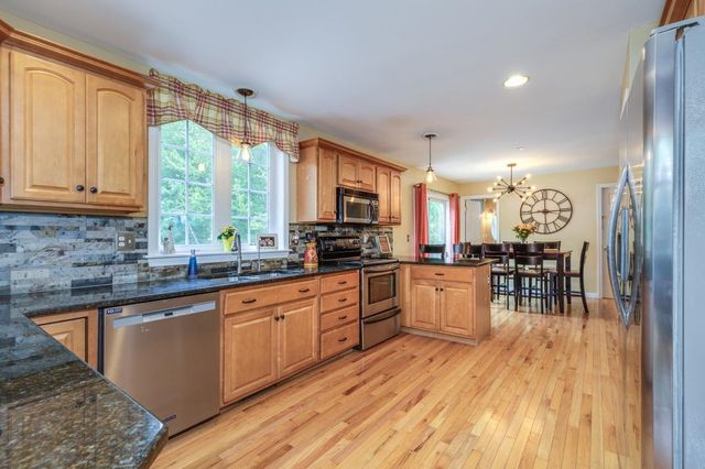 9 Misty Lane, Hooksett, NH 03106