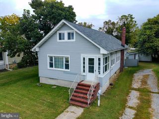 32 S BROADWAY, Pennsville, NJ 08070