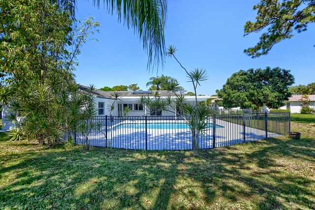 2334 Timbercreek Circle NW, Boca Raton, FL 33431