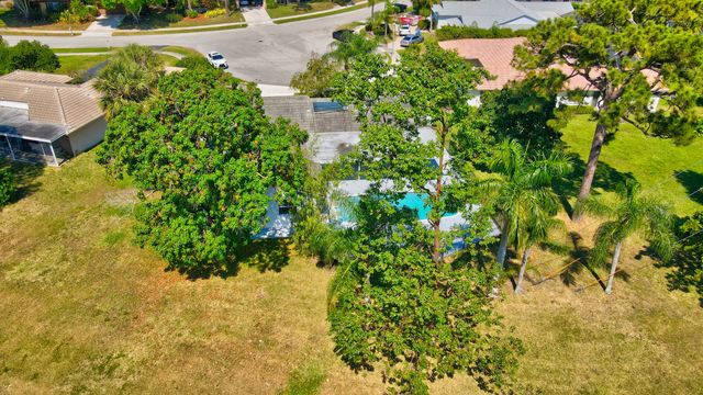 2334 Timbercreek Circle NW, Boca Raton, FL 33431