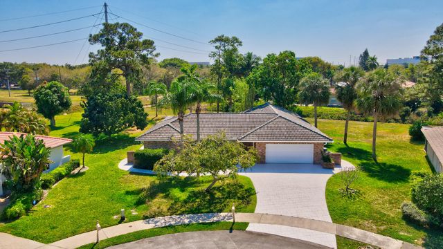2334 Timbercreek Circle NW, Boca Raton, FL 33431