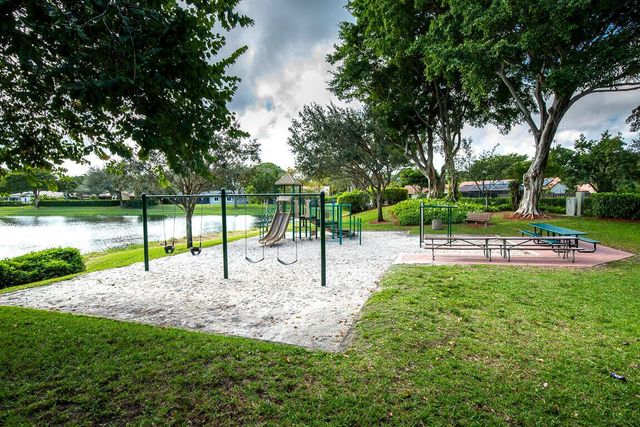 2334 Timbercreek Circle NW, Boca Raton, FL 33431