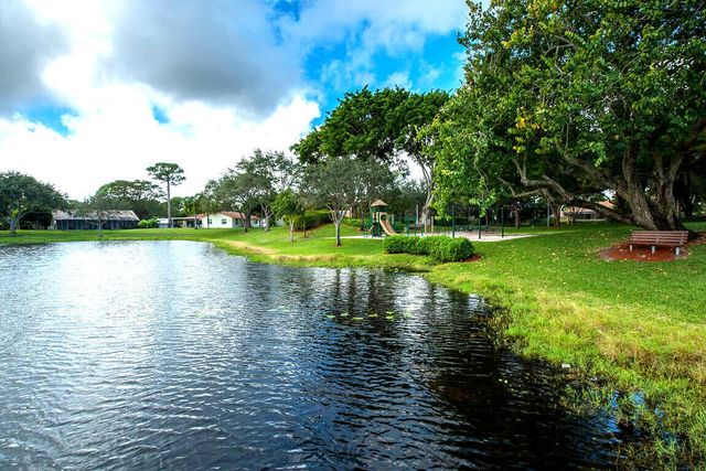 2334 Timbercreek Circle NW, Boca Raton, FL 33431