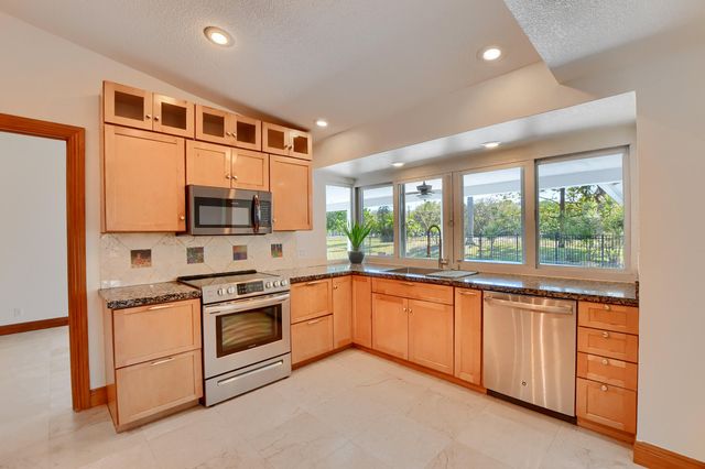 2334 Timbercreek Circle NW, Boca Raton, FL 33431