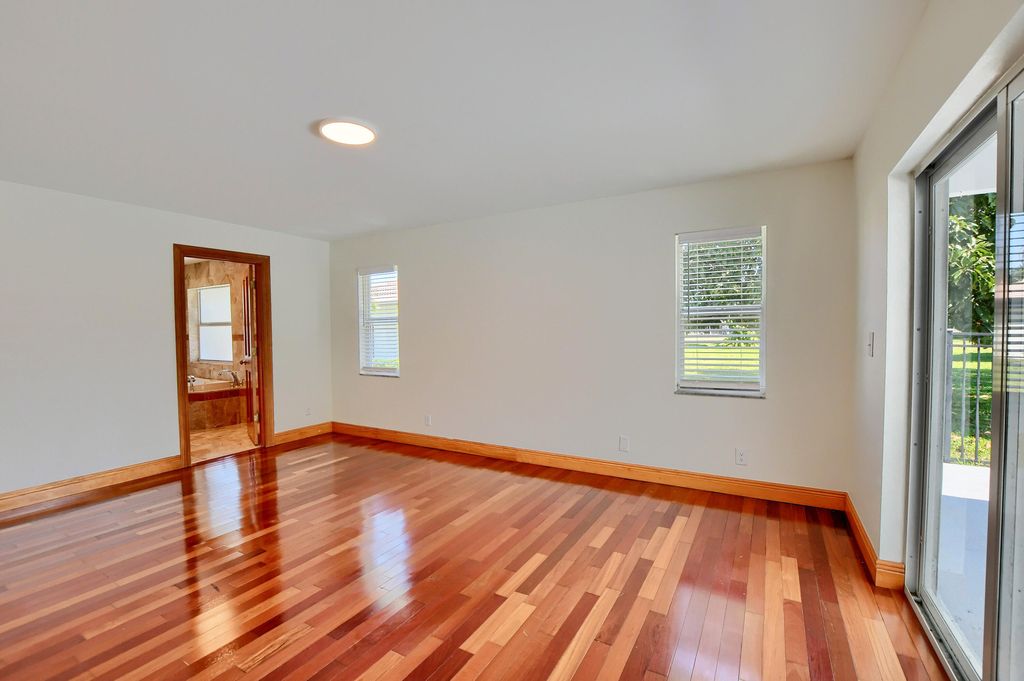 Image 16 of property listing at 2334 Timbercreek Circle NW, Boca Raton, FL 33431