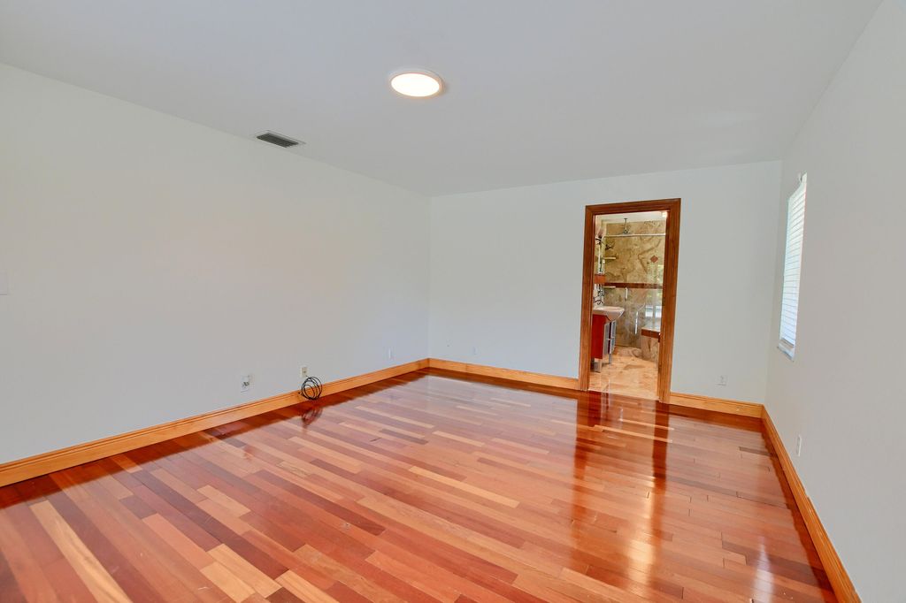 Image 17 of property listing at 2334 Timbercreek Circle NW, Boca Raton, FL 33431