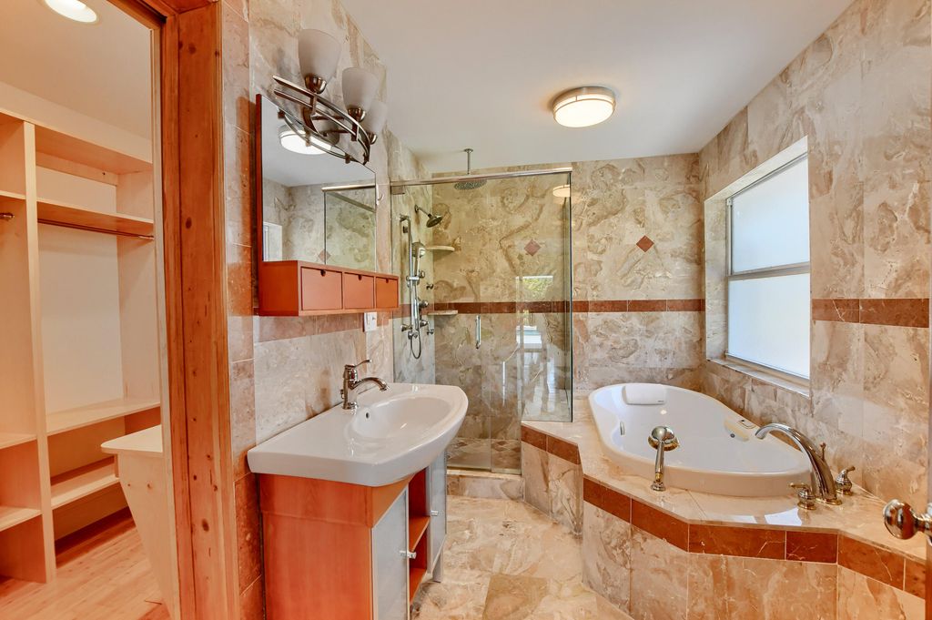 Image 18 of property listing at 2334 Timbercreek Circle NW, Boca Raton, FL 33431