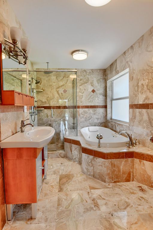 Image 19 of property listing at 2334 Timbercreek Circle NW, Boca Raton, FL 33431