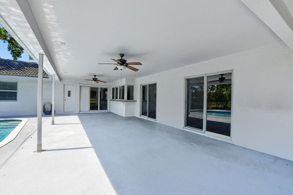 Image 41 of property listing at 2334 Timbercreek Circle NW, Boca Raton, FL 33431